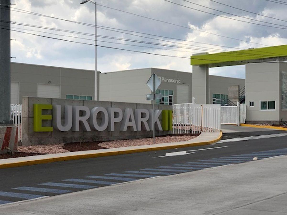 Industrial Warehouse, 1,045 m², Rent: MXN 99,275, Near Bernardo Quintana Industrial Park