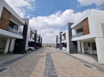 Casa · 237m² · 3 Recámaras · 2 Estacionamientos · Renta de Casa en San Mateo Atenco