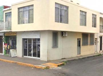 Casa de 4 habitaciones, Ixtlán del Río · Casa en Venta con Locales Comerciales de Remate en Centro, Ixtlán del Rio, Nayarit