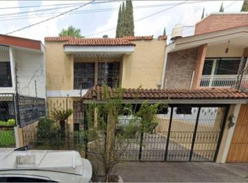 Casa de 3 habitaciones, Guadalajara · Venta de Casa en Guadalajara, Av Faro 2963, Col Bosque de La Victoria, Jalisco