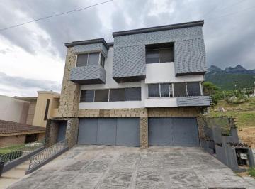 Casa de 4 habitaciones, Monterrey · Casa en Monterrey N. L en Cumbres 2do Sector en Recuperacion Bancaria Cerca de Club Deportivo