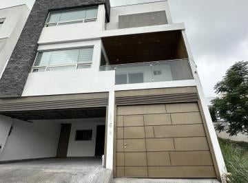Casa · 3 Estacionamientos · Casa en Renta, Bosques de Las Cumbres, Sector C, Monterrey Nl