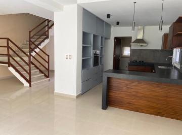 Casa · 300m² · 4 Recámaras · 2 Estacionamientos · Casa Selvamar 4 Habitaciones