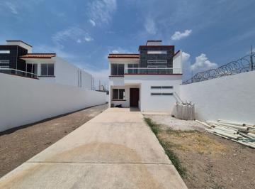 Casa de 4 habitaciones, San Juan del Río · Venta de Casa en Fraccionamiento Lomas de Banthi