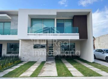 Casa · 216m² · 3 Recámaras · 2 Estacionamientos · Casa en Lindavista