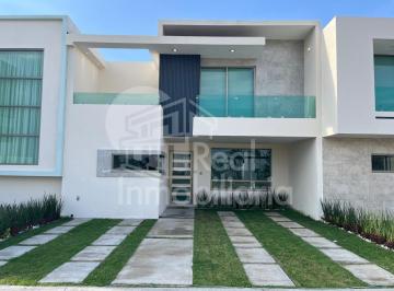 Casa · 207m² · 3 Recámaras · 2 Estacionamientos · Casa en Lindavista