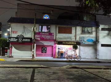 Local comercial , Iztapalapa · Local Comercial Frente a Mercado Cerca del Metro