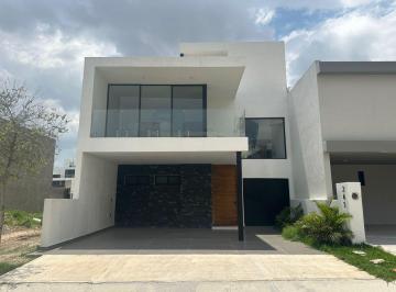 Casa · 261m² · 3 Recámaras · 2 Estacionamientos · Casa en Venta en Rinconada de Santa Fe León Guanajuato