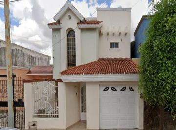 Casa en Venta de 5 habitaciones Fraccionamiento Jardines de Fátima · Venta de Casa en Los Mochis, Tulipanes 1144, Col, Jardines de Fatima, Sinaloa