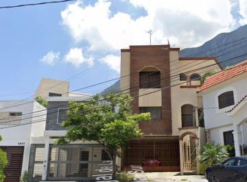 Casa de 4 habitaciones, Monterrey · Casa en Monterrey N. L Pegregal de La Cascada en Recuperacion Bancaria Cerca de Parque Natural