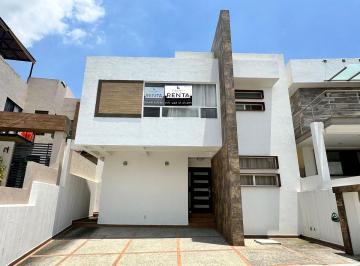 Casa en condominio de 3 habitaciones, El Marqués · Renta Casa 3 Recamaras Cuarto Servicio Zibata Privada Seguridad Cerca Anahuac Heb