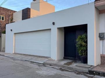 Casa · 475m² · 3 Recámaras · (Mecv2645) Residencia de Una Planta en Venta, Fracc. Flamboyanes, $10’900,000
