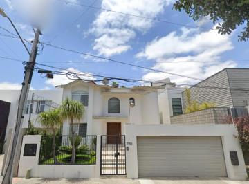Casa de 5 habitaciones, Tijuana · Venta de Casa en Colonia en Jardines de Chapultepec Baja California Tijuana