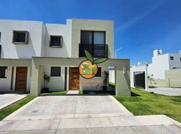 Casa en condominio de 3 habitaciones, Tlajomulco de Zúñiga · Casa con Excedente en Venta en Fraccionamiento Adamar, Tlajomulco.