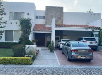 Casa de 3 habitaciones, Querétaro · Casa en Renta en El Campanario Qro