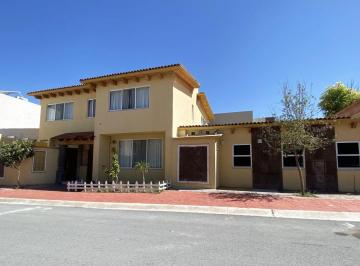 Casa de 4 habitaciones, Saltillo · Renta Casa en Misiones VI, con Recámara en Planta Baja