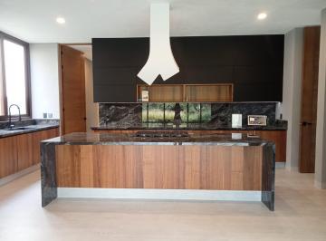 Casa · 524m² · 4 Recámaras · 4 Estacionamientos · Casa en Venta Altozano, Dos Pasillos Laterales, Recámara en P/b, Sala de Tv