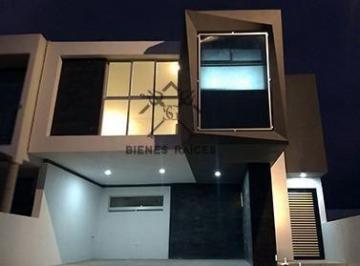 Casa · 233m² · 3 Recámaras · 2 Estacionamientos · Casa en Venta Zibata, Terraza, Sala de Tv, A/a Frio y Caliente.