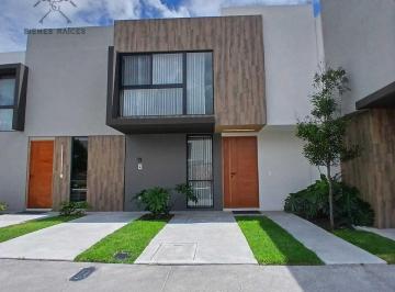 Casa · 99m² · 3 Recámaras · 2 Estacionamientos · Casa en Venta Zakia, Sala de Tv, Jardín