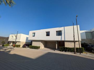 Casa · 240m² · 4 Recámaras · 2 Estacionamientos · Casa en Venta Zibatá, Pérgola en Jardín, Amplios Espacios