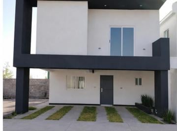 Casa · 194m² · 3 Recámaras · 2 Estacionamientos · Estrena Casa en Venta en Fracc. Tarona Atras Bachilleres 10