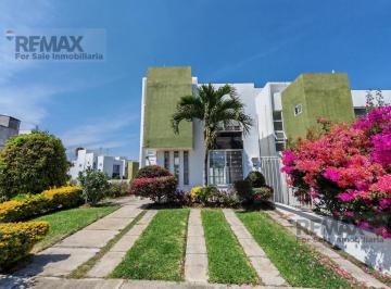 Casa en condominio · 94m² · 3 Recámaras · 2 Estacionamientos · Venta de Casa en Condominio en Cumbres de Xochitepec, Morelos. Clave 6148