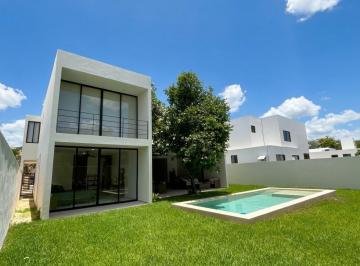 Casa de 4 habitaciones, Mérida · Casa en Venta en La Mejor Zona de Tamanché 4 Recámaras