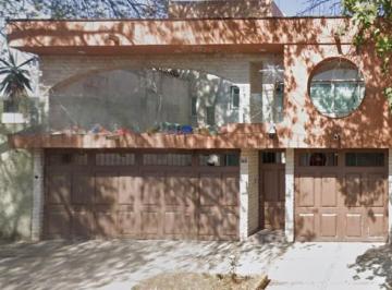 Casa de 4 habitaciones, Coyoacán · Casa en Taxqueña, Paseo del Bosque de Remate Bancario, a Minutos de Walmart