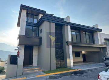 Casa · 809m² · 5 Recámaras · Casa en Residencial y Club de Golf La Herradura Etapa a