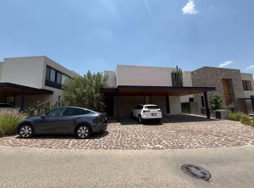 Casa de 3 habitaciones, Querétaro · Casa en Venta en Altozano, Qro