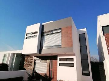 Casa · 192m² · 2 Recámaras · 2 Estacionamientos · Casa Grand Juriquilla, Querétaro