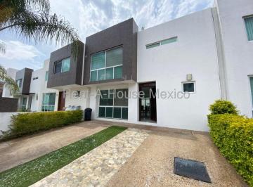 Casa de 3 habitaciones, Querétaro · Casa en Renta en El Refugio, a Pie de Calle.