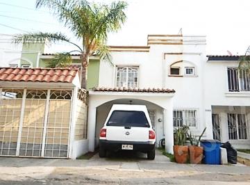 Casa de 2 habitaciones, Tlajomulco de Zúñiga · Casa Desarrollada en Dos Niveles con Superficie: 68 m² Terreno en San José del Valle (Real del Valle