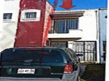 Casa de 2 habitaciones, Tlajomulco de Zúñiga · Casa en Dos Niveles con Superficie: 74.40 m² Terreno en Fracc. Real del Valle, Tlajomulco