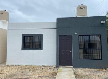 Casa de 2 habitaciones, Umán · Casa en Venta en Esquina en Merida