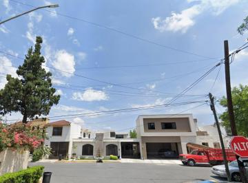 Casa de 4 habitaciones, Monterrey · ¡Oportunidad Patrimonial Exclusiva en Torremolinos, Monterrey!