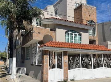 Casa · 349m² · 4 Recámaras · 2 Estacionamientos · Casa en Francisco T. Agraz No. 151