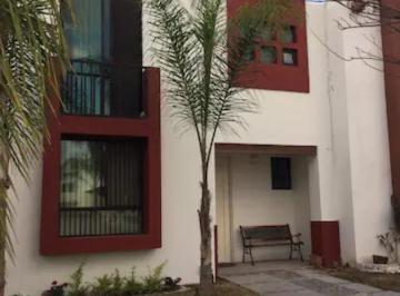 Casa · 107m² · 3 Recámaras · 2 Estacionamientos · Renta Casa Amueblada en Oasis León Gto