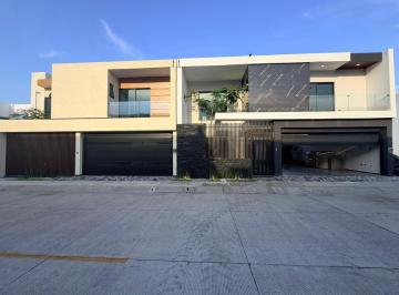 Casa · 310m² · 4 Recámaras · 2 Estacionamientos · Casa en Venta en Palmas Green Medellín de Bravo Veracruz
