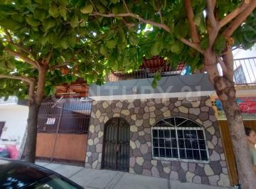 Casa · 268m² · 3 Recámaras · 1 Estacionamiento · Casa Amueblada en Renta
