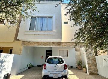 Casa de 3 habitaciones, Apodaca · Casa en Renta en Fracc Rincón de La Moraleja Apodaca