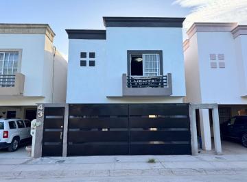 Casa · 164m² · 3 Recámaras · 2 Estacionamientos · Casa en Venta en Senderos Torreón, Coahuila | Frente a Parque | 3 Recámaras | Cerrada con Seguridad