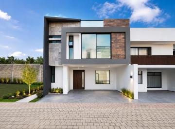 Casa · 197m² · 3 Recámaras · 2 Estacionamientos · Casa en Venta en San Pedro Cholula, 3 Recamaras y Amenidades