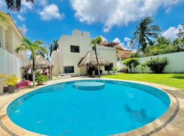 Casa de 4 habitaciones, Cancún · Casa con Precio de Oportunidad en Campestre Residencial Cancún
