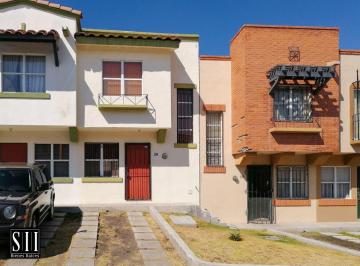 Casa de 2 habitaciones, El Marqués · Casa Venta Real Solare 2plantas, 2 Recamaras, 2.5 Baños, Excelentes Condiciones, Todos Los Servicios