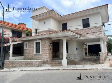 Casa · 200m² · 2 Recámaras · 2 Estacionamientos · Casa en Renta Col Aguila