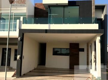 Casa · 260m² · 3 Recámaras · 2 Estacionamientos · Casa en Altabrisa