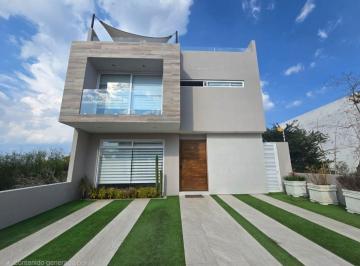 Casa de 3 habitaciones, El Marqués · Zibata Renta Casa de 3 Recamaras 3 Niveles con Roof Garden Ba