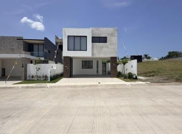 Casa · 210m² · 3 Recámaras · 2 Estacionamientos · Casa en Venta en Punto Lomas Riviera Veracruzana Alvarado Veracruz
