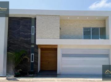 Casa · 289m² · 3 Recámaras · 2 Estacionamientos · Fraccionamiento Las Palmas Green, Medellín, Veracruz